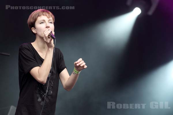 POLICA - 2013-08-25 - SAINT CLOUD - Domaine National - Scene Pression Live - 